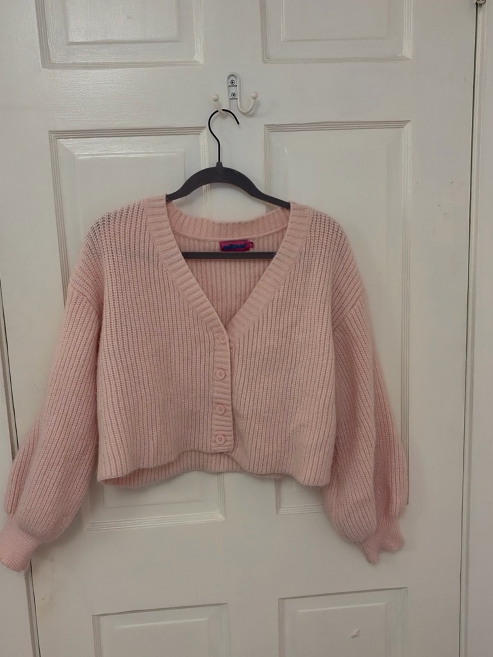 Edikted Pale Pink Cropped V-Neck Button Cardigan